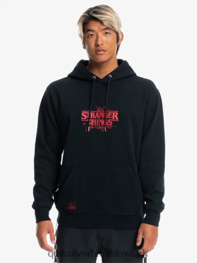 mikina s oficiálnym logom Quiksilver x Stranger muži B80HXR1806 čierna