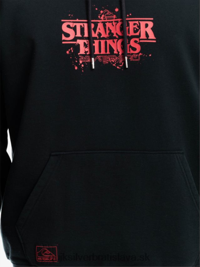 mikina s oficiálnym logom Quiksilver x Stranger muži B80HXR1806 čierna