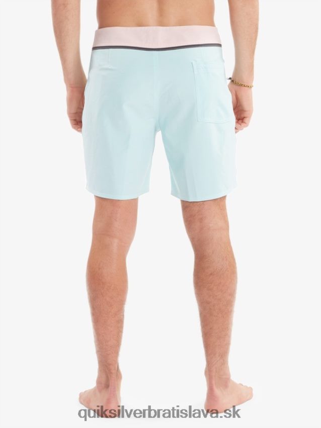 Solid snap 17 recyklovaných šortiek Quiksilver muži B80HXR1828 modrý odtieň