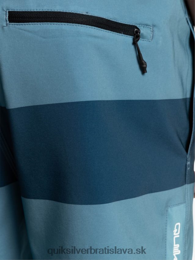 omni training 17 strečové šortky Quiksilver muži B80HXR1690 provinčná modrá